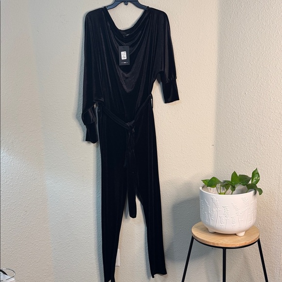 Zara Black Velvet Jumpsuit - Picture 1 of 4